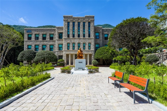 韩国东亚大学九德校园石堂纪念馆