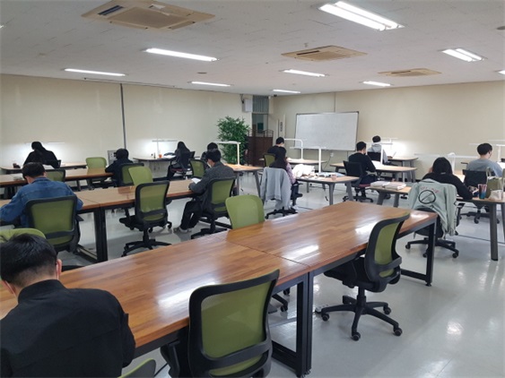 韩国东亚大学学生阅览室
