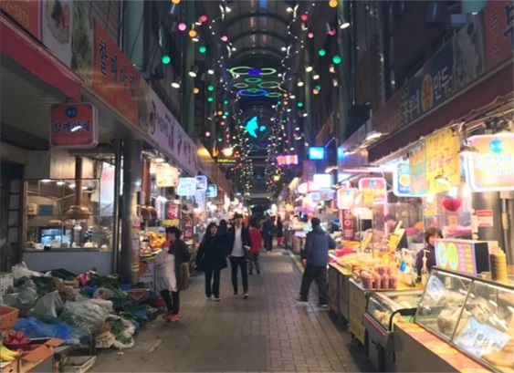 韩国釜山的菜市场
