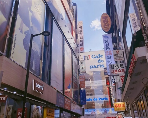 韩国明洞街头